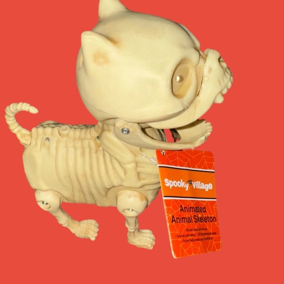 NWT hard to find (new) Spooky Village Animated Animal Skeleton - dog - Picture 3 of 5
